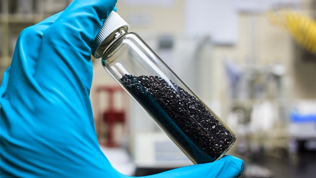 石墨烯原料：高科技背后的黑金